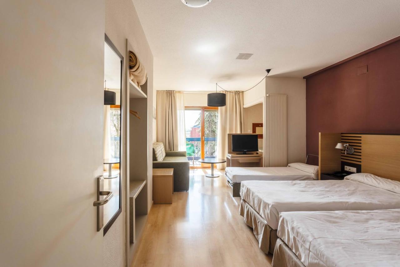 ז'אקה Oroel Hotel & Spa מראה חיצוני תמונה