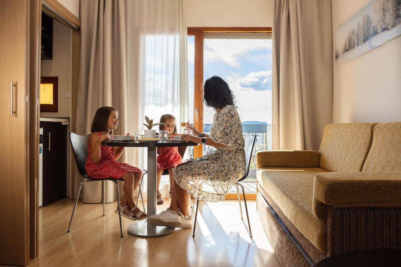 ז'אקה Oroel Hotel & Spa מראה חיצוני תמונה