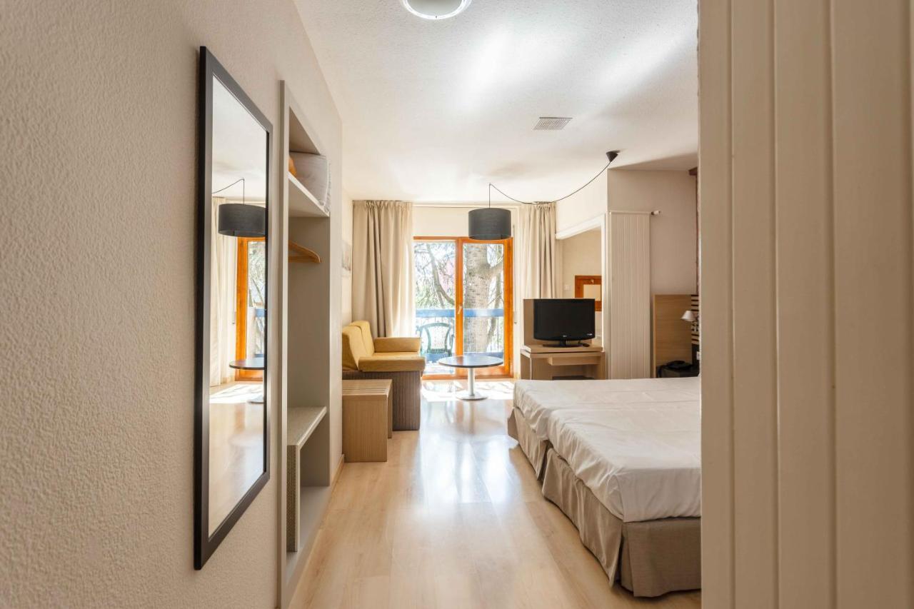 ז'אקה Oroel Hotel & Spa מראה חיצוני תמונה