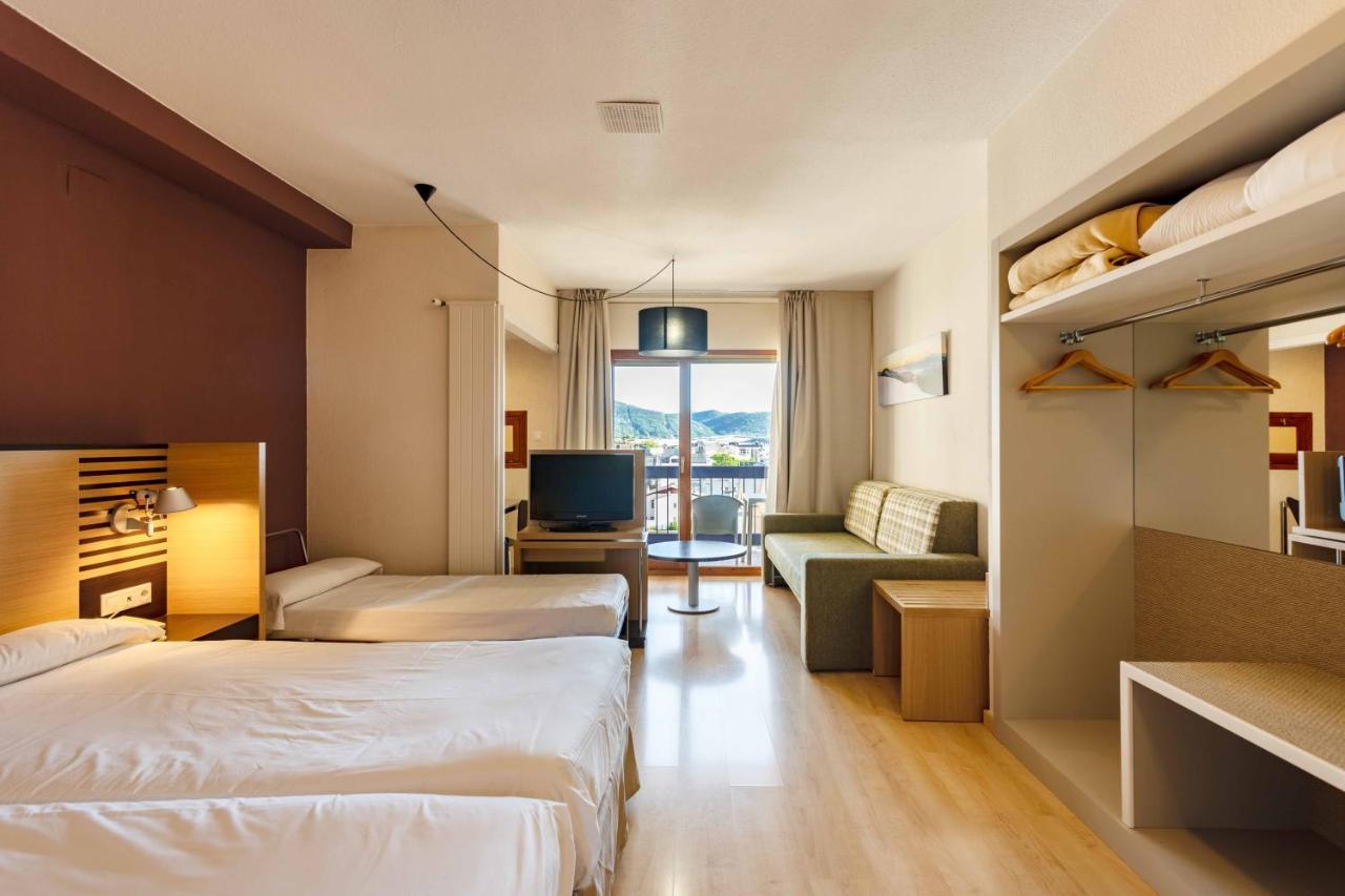 ז'אקה Oroel Hotel & Spa מראה חיצוני תמונה
