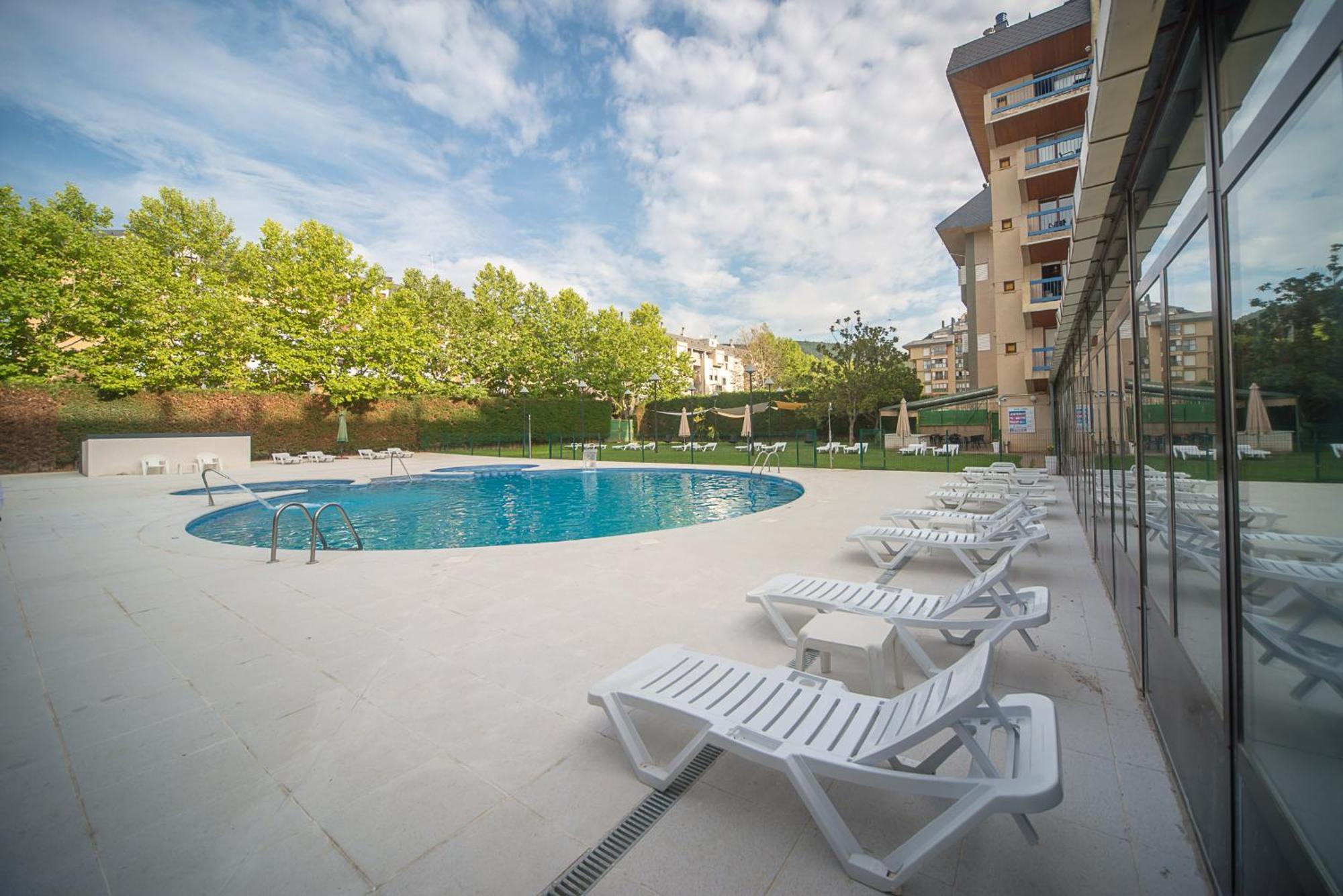 ז'אקה Oroel Hotel & Spa מראה חיצוני תמונה