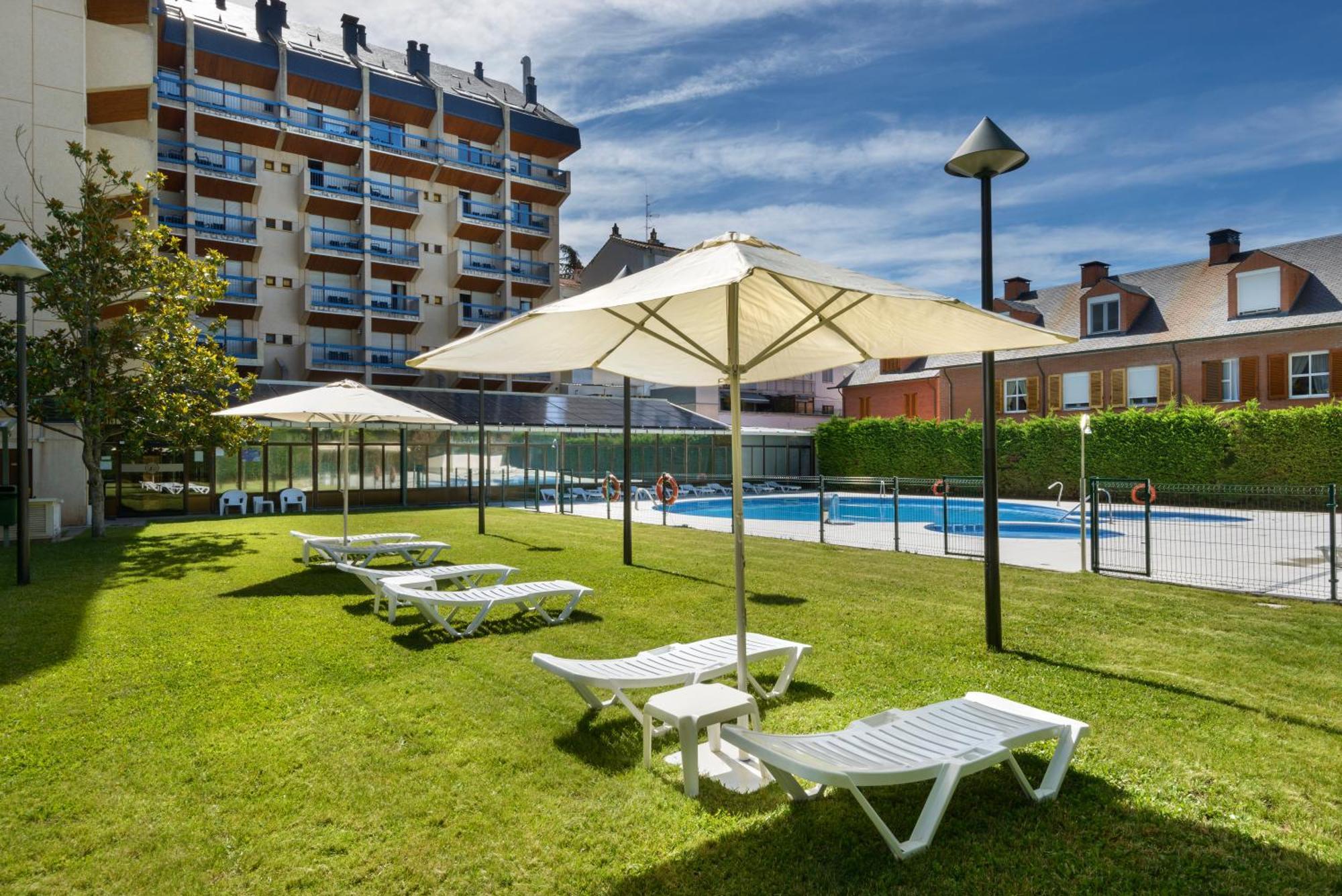 ז'אקה Oroel Hotel & Spa מראה חיצוני תמונה