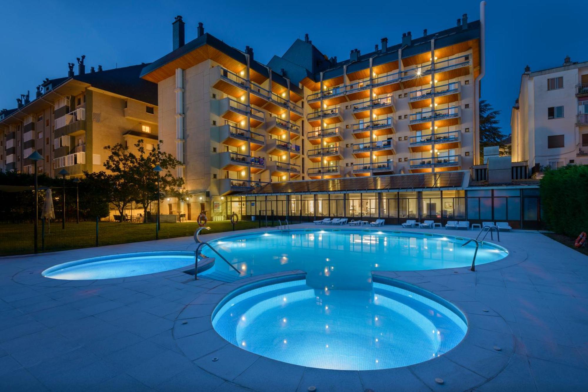 ז'אקה Oroel Hotel & Spa מראה חיצוני תמונה