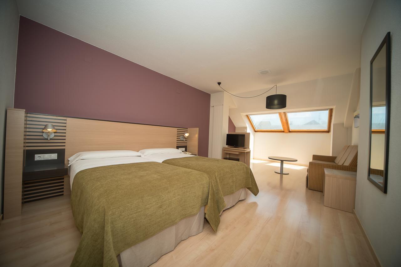ז'אקה Oroel Hotel & Spa מראה חיצוני תמונה